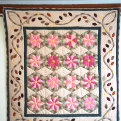 コスモスのパッチワークタペルトリー タペストリー・壁掛け ゆーみちん