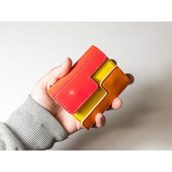 限定製作 コンパクトな革製財布 ハーフウォレット 手染め染色 グラデーション レッドxイエローxオレンジ 6枚目の画像