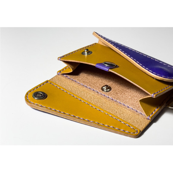 手染めレザー紫x黄茶 コンパクトウォレット 財布  ミニ財布 パスケース コインケース 5枚目の画像