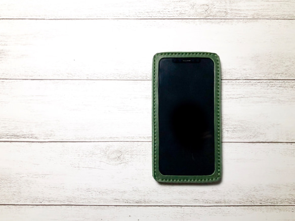 「受注製作」 岡山畳縁を使用した iphone 用 レザーケース 華紋 畳縁 グリーン 各種iphoneに対応 3枚目の画像