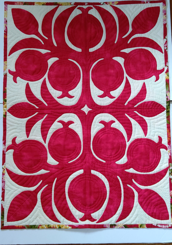 ハワイアンキルト】グァバのタペストリー 赤 タペストリー・壁掛け  