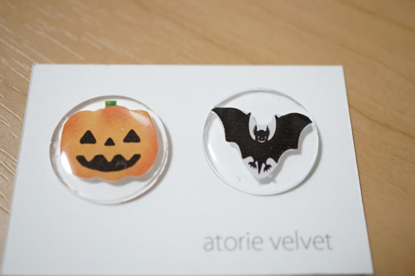 ハロウィン　かぼちゃとコウモリ　ピンブローチ２個セット 2枚目の画像