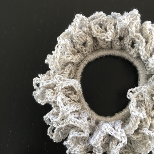 シルバーレース編みシュシュ シュシュ n's works 通販 6819923｜Creema