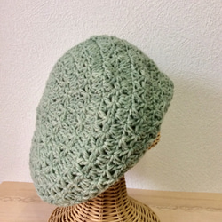 再販＊淡いモスグリーンのベレー帽 ウールの手編み 3枚目の画像