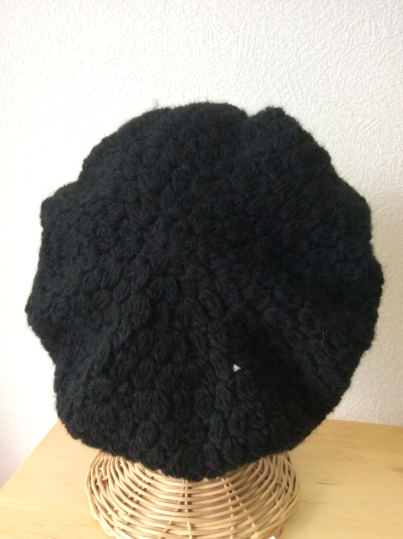 あったかベレー帽 手編み ブラック 4枚目の画像