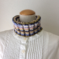 便利なネックウォーマー　スヌード　ヘアーバンド　ソックヤーンの手編み　段染め　洗える 3枚目の画像