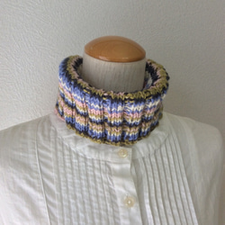 便利なネックウォーマー　スヌード　ヘアーバンド　ソックヤーンの手編み　段染め　洗える 4枚目の画像