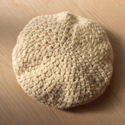 あったかウールのベレー帽 手編み オフホワイト 3枚目の画像