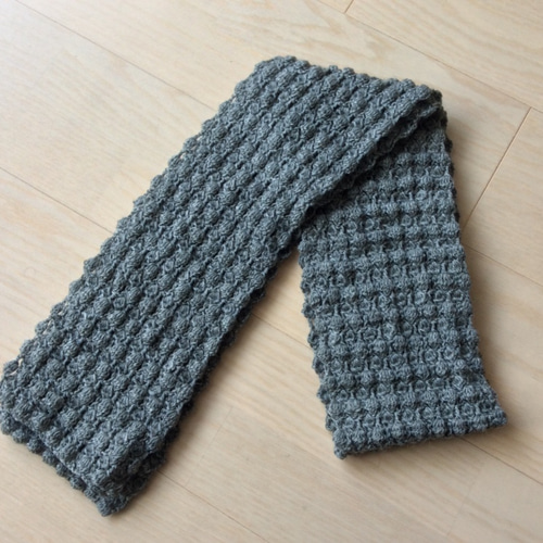 ぽこぽこのマフラー グレーの手編み マフラー dolphin-t 通販 6544040