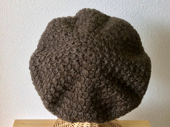 再販＊ココア色のベレー帽 手編み 2枚目の画像