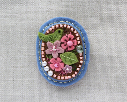 羊毛フェルトブローチ★ハンドメイド★刺繍★ビーズ★ 桜の魅惑 羊毛フェルトブローチ☆ハンドメイド☆刺繍☆ビーズ☆ 桜の魅惑