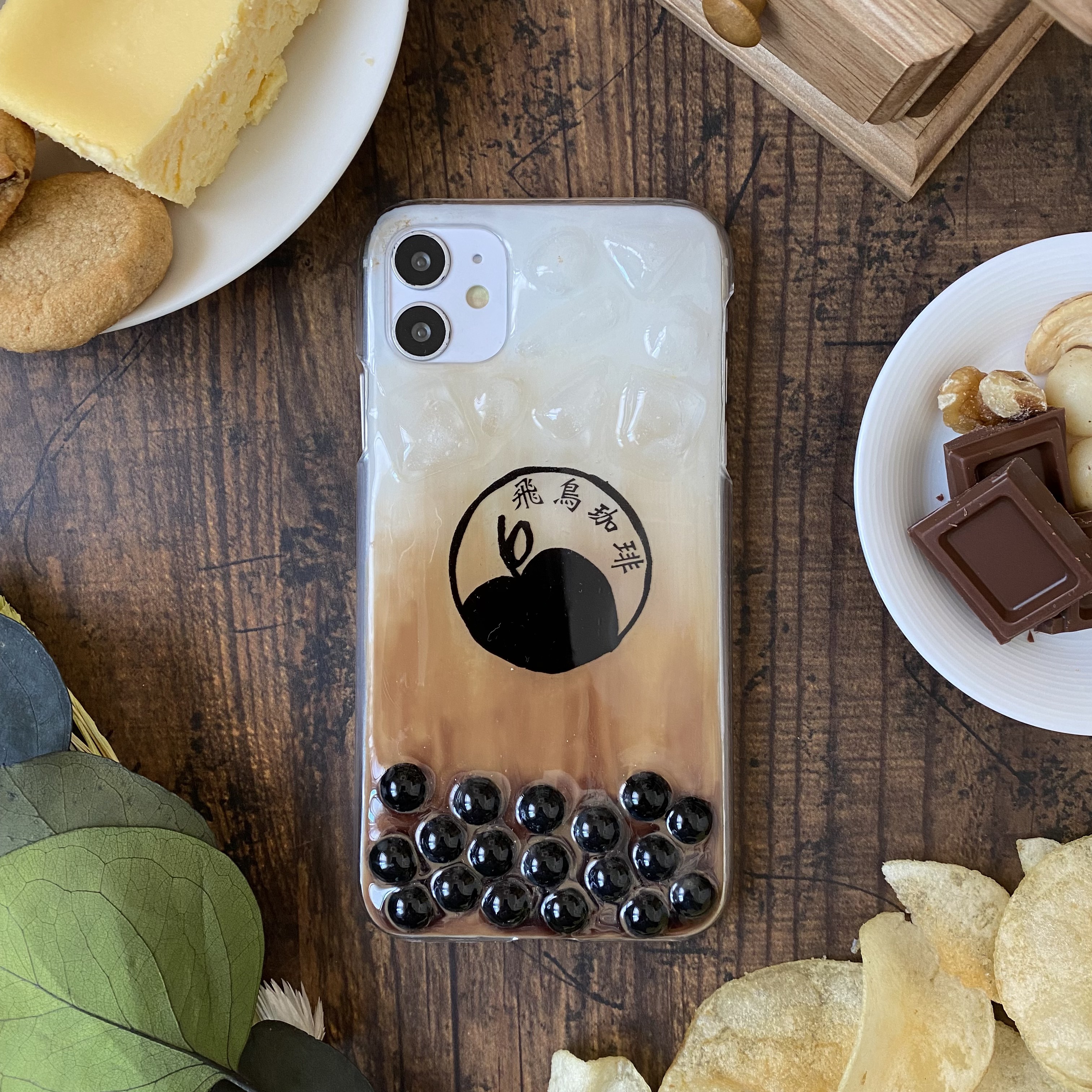 72i.【飛鳥珈琲】タピオカミルクティー の iPhoneケース