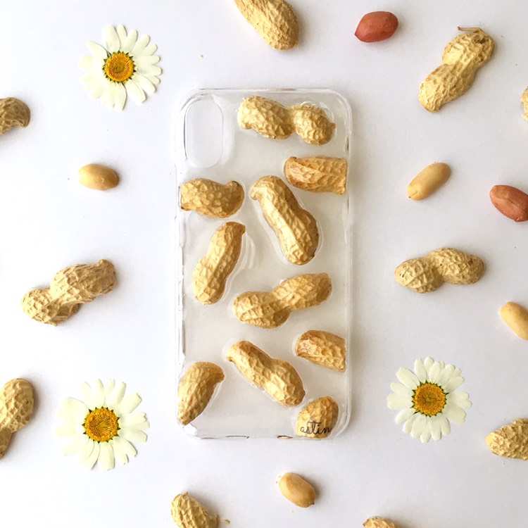 32a.ピーナッツ の スマホケース　全機種対応