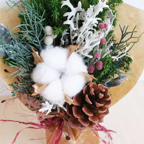 Creema限定 松ぼっくりとワタの実のグリーン＊Xmasブーケ プリザーブド