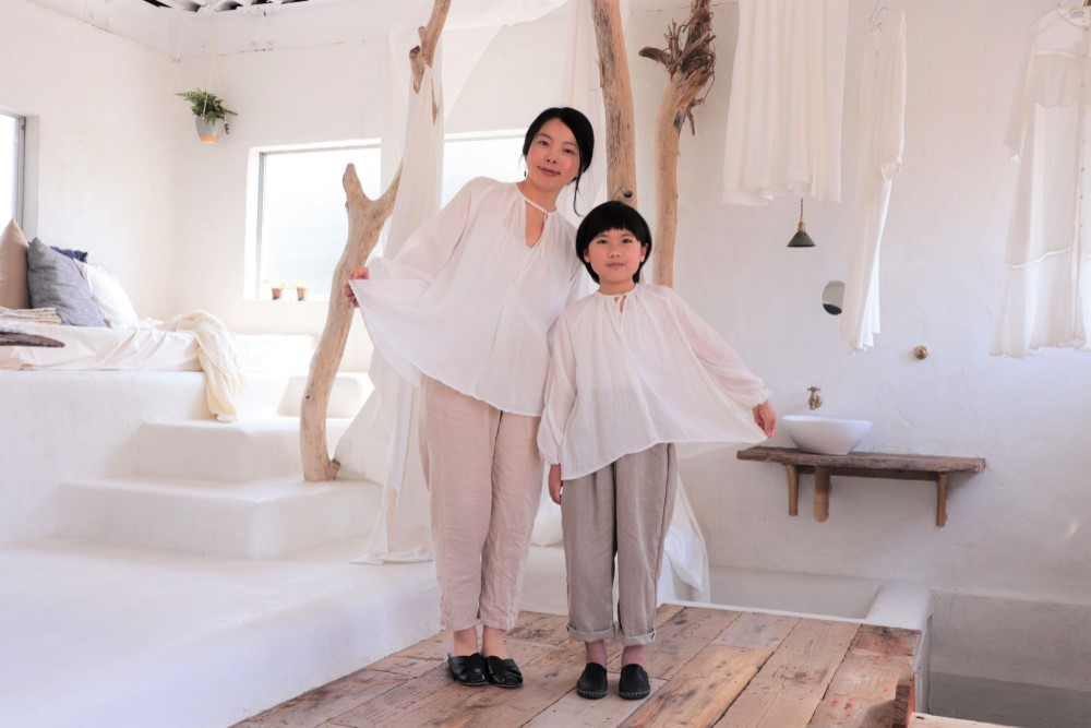 オーガニックコットンのキッズサイズチョーカーブラウス・ホワイト