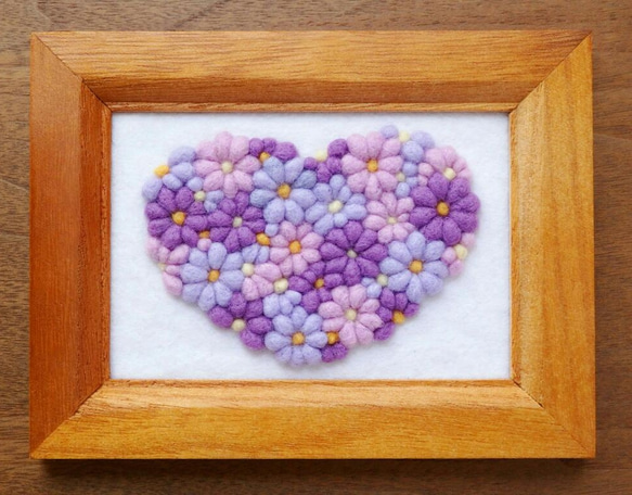 紫色のお花のモコモコ額【羊毛フェルト】 フォトフレーム・写真立て