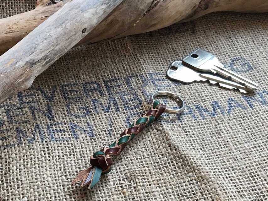 キーホルダー革紐