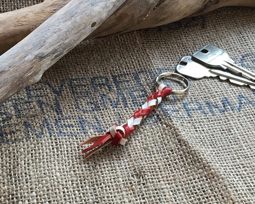 革ひものminiキーホルダー 赤＊白 キーリング M's craft 通販