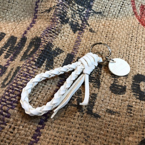 革ひものキーホルダー 革：白 キーホルダー M's craft 通販