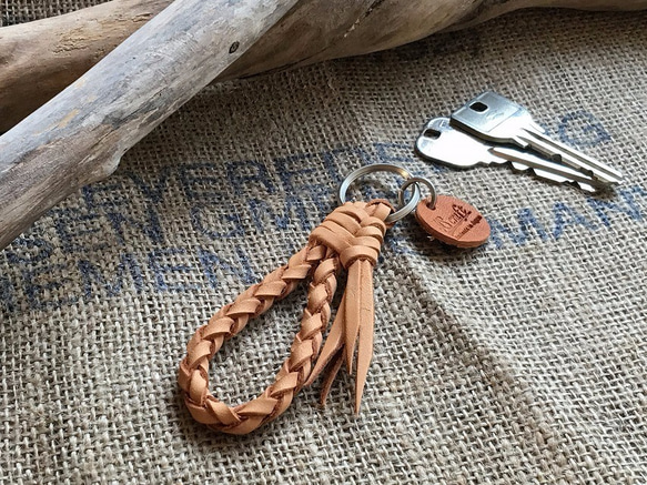 【格安saleスタート】 革ひものキーホルダー 革：ナチュラル craft M's キーホルダー キーホルダー