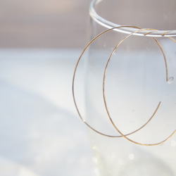 14KGF Thin Oval Hoop Earring 1枚目の画像