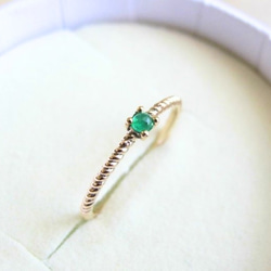 5月誕生石 ぷっくりエメラルド ピンキーリング K10YG 【受注製作