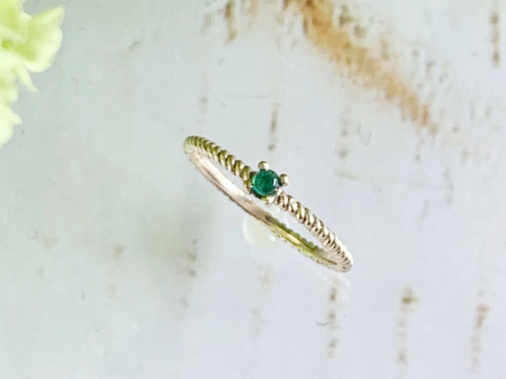 ５月誕生石　ぷっくりエメラルド ピンキーリング K10YG  【受注製作】