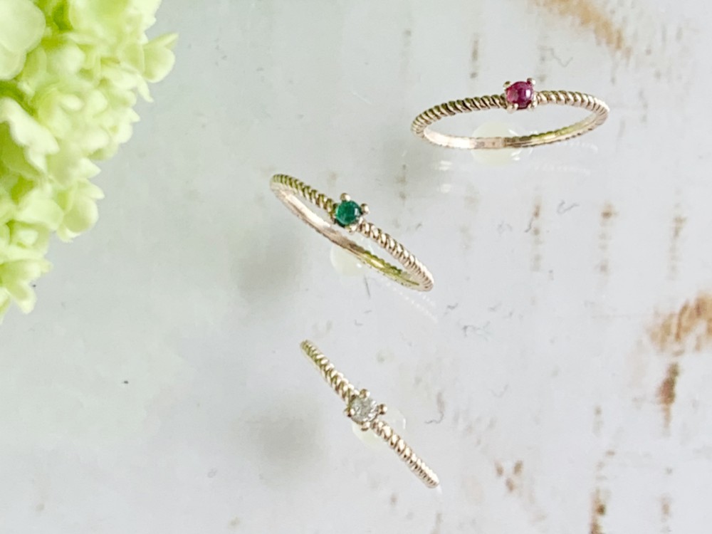 ５月誕生石　ぷっくりエメラルド ピンキーリング K10YG  【受注製作】