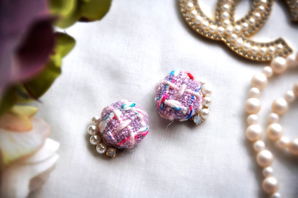 ツイード　ボタン　ピアス　イヤリング　白　ピンク　ハンドメイド　チェック ツイード ボタン ピアス イヤリング 白 ピンク ハンドメイド