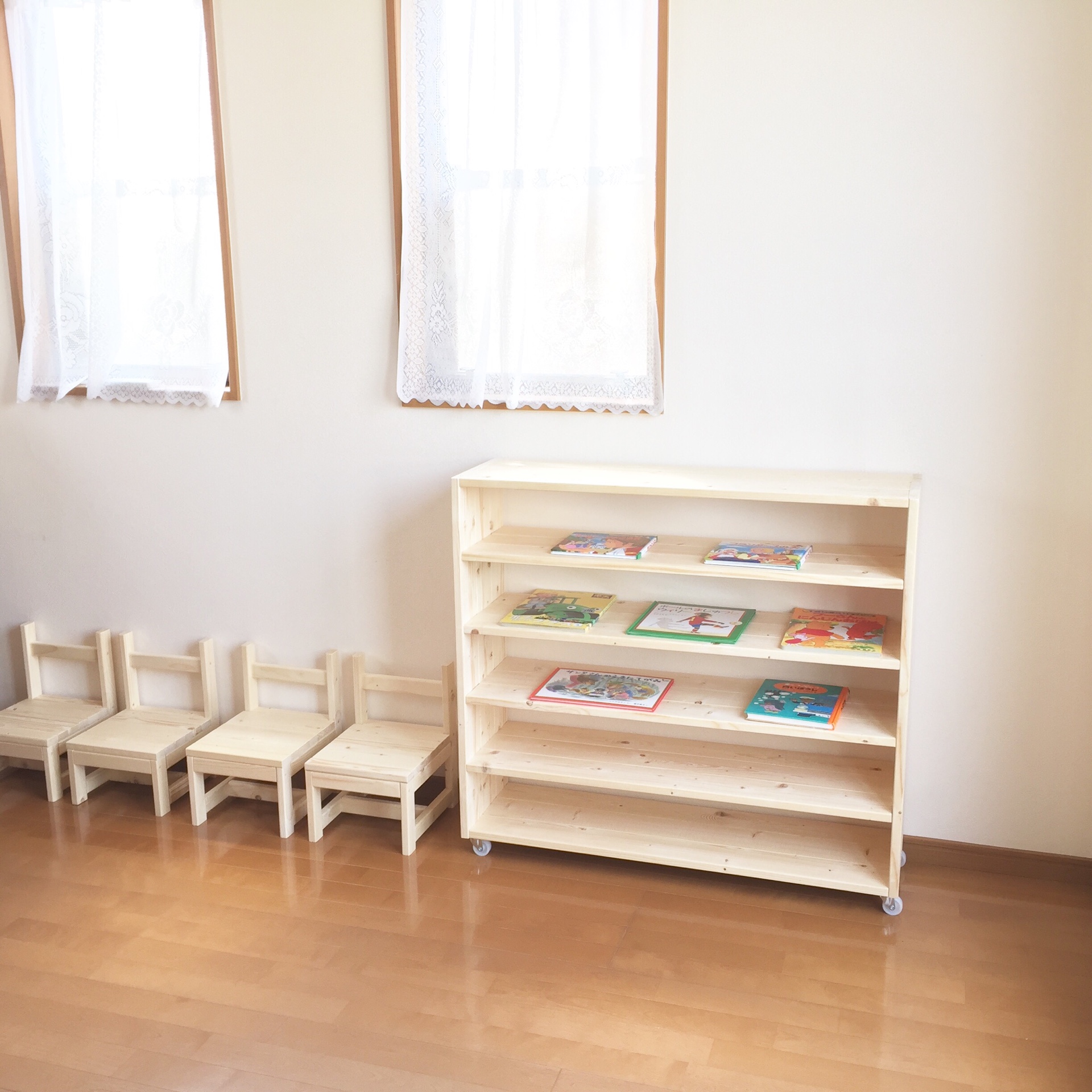 あっさんページ　おもちゃ棚　保育家具　ハンドメイド　送料無料 おもちゃ棚 保育家具 ハンドメイド 送料無料