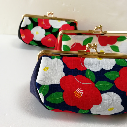 和モダンな椿のガバッと開く化粧ポーチ ネイビー（受注制作） がま口 
