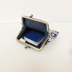ダマスクネイビー　大きく開いてみやすいカードケースがま口　お札も2つ折りではいっちゃうよ。コインケース　がまぐち　薬入れ 5枚目の画像