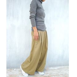 チノクロスタックワイドパンツ（ベージュカーキ） 1枚目の画像