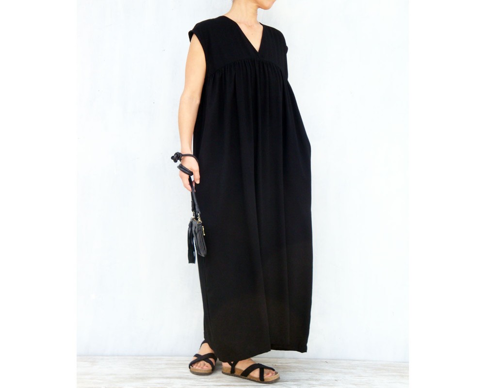 レーヨンノースリーブワンピース　ブラック