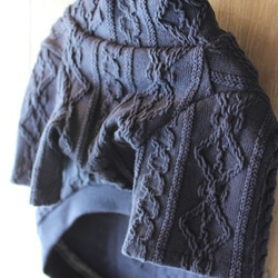SALE!!  Sサイズ完成品★　NVアラン編み風　ハイネックセーター 3枚目の画像