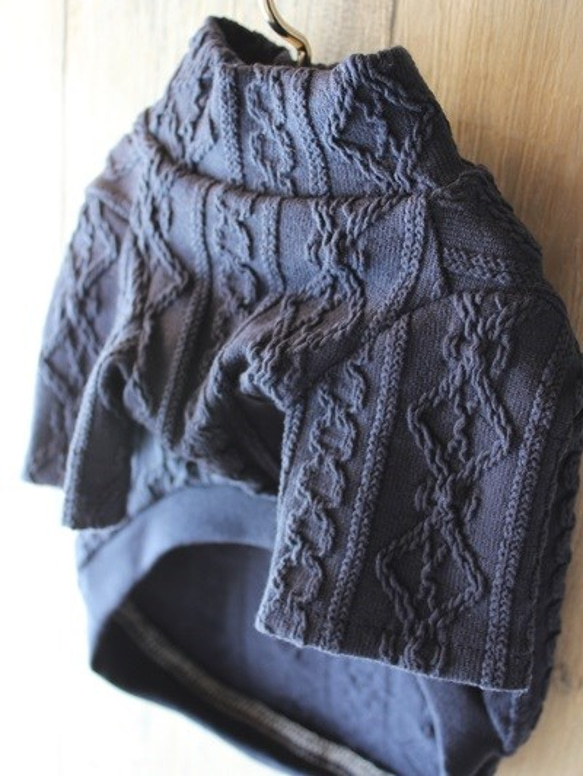SALE!!  Sサイズ完成品★　NVアラン編み風　ハイネックセーター 3枚目の画像