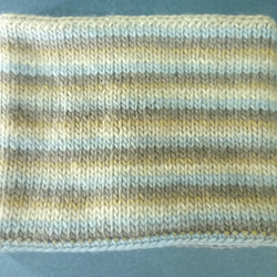 ハンドメイド　ネックウォーマー　イタリー製毛糸　ニット手編み　リバーシブル 2枚目の画像