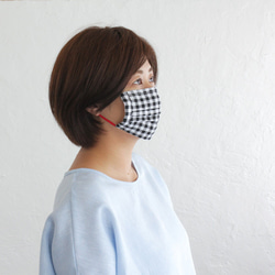 “亞麻百褶面罩”帶有鼻線的亞麻麵罩（方格布紋黑色/紅色橡膠） 第2張的照片