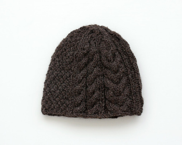 100% 羊毛 Aran 圖案針織帽（巧克力棕色）。 第1張的照片
