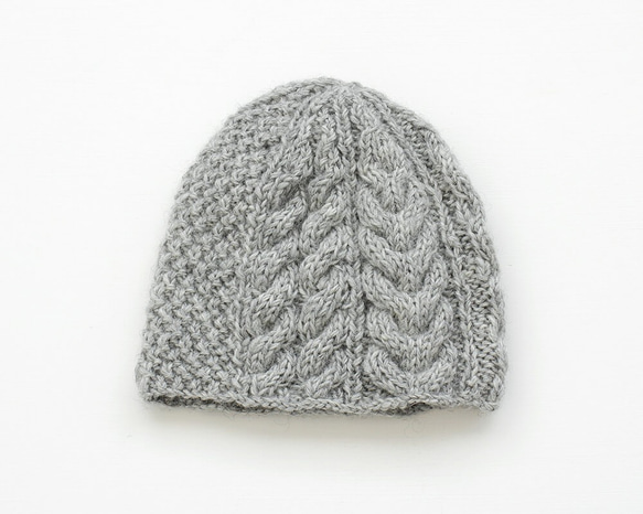 100% 羊毛 Aran 圖案針織帽（淺灰色）。 第1張的照片