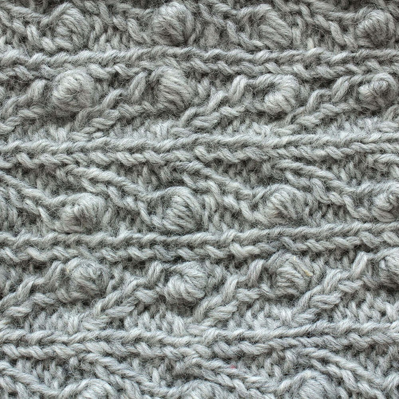 100% 羊毛 7 Aran 圖案羊毛針織圍脖（淺灰色）。 第6張的照片