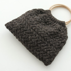 限量1款【限時特賣】Aran Pattern Basket Weave羊毛針織托特包（棕色）。 第7張的照片