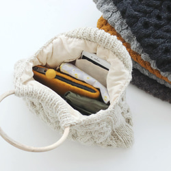 限量1款【限時特賣】Aran Pattern Basket Weave羊毛針織托特包（棕色）。 第9張的照片