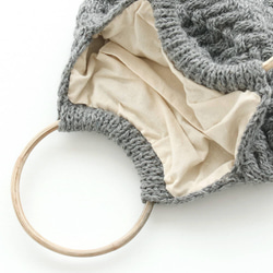 【限時特賣】Aran 圖案籃式編織羊毛針織托特包（灰色）。 第6張的照片
