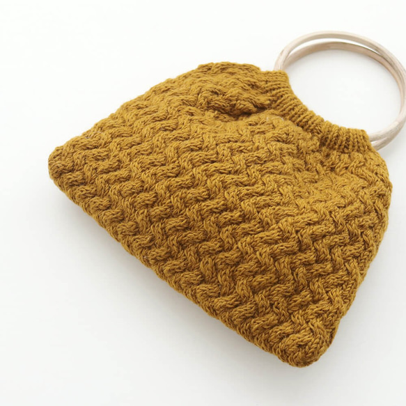 【限時特賣】Aran 圖案籃式編織羊毛針織托特包（芥末色）。 第7張的照片