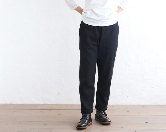 時尚錐形褲 7 盎司牛仔布，帶腰帶環，全季（黑色）PT09。 第1張的照片