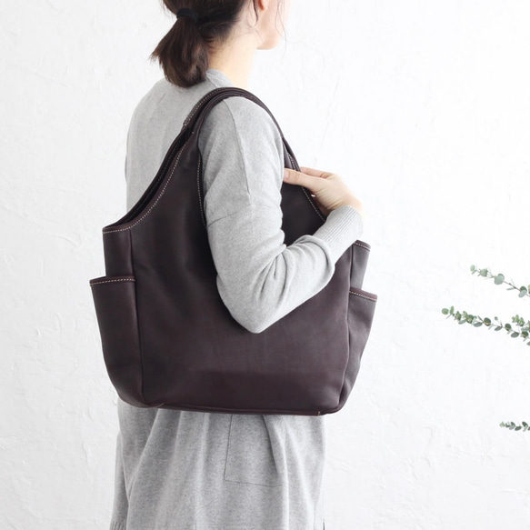 正品牛皮側袋 Simple tote bag Petit Nim（深棕色） 第1張的照片