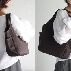 正品牛皮側袋 Simple tote bag Petit Nim（深棕色） 第9張的照片