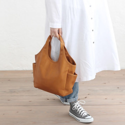 正品牛皮皮革側袋 Simple tote bag Petit Nim (camel) 第2張的照片