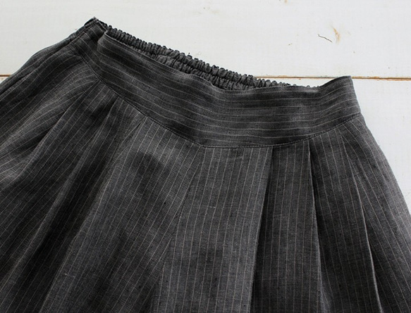 亞麻細條紋闊腿褲（灰色） 第6張的照片